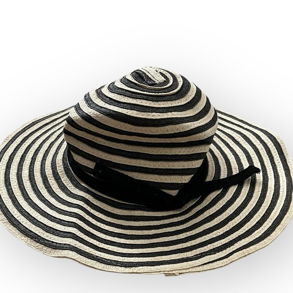 Company Ellen Tracy Accessories - Ellen Tracy Floppy Brim Sun Hat Tan & Gray Stripe Wide Brim‎